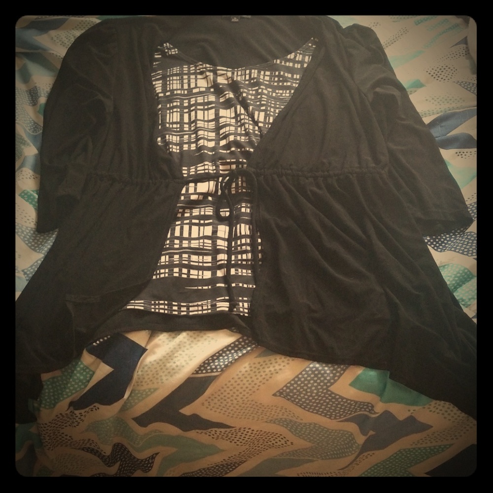 Black/white dress shirt